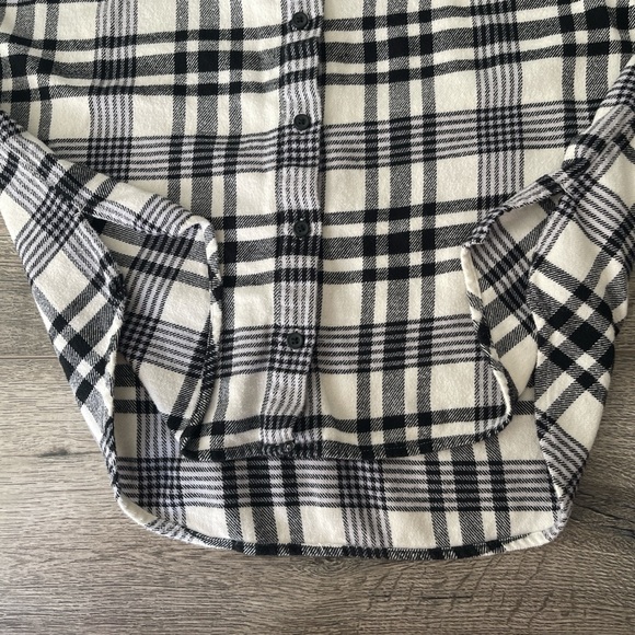 Madewell Plaid Button-Up Blouse in Black and White - Picture 5 of 7